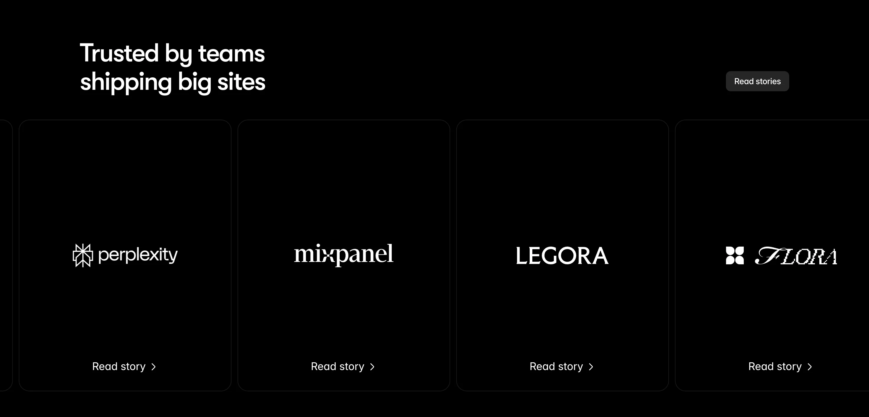 Framer : Clients · Carrousel — Cartes logos minimalistes sur fond noir, liens cas client